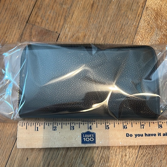 Adrienne Vittadini Black Wallet - Picture 7 of 8